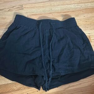 Black Abercrombie & Fitch shorts